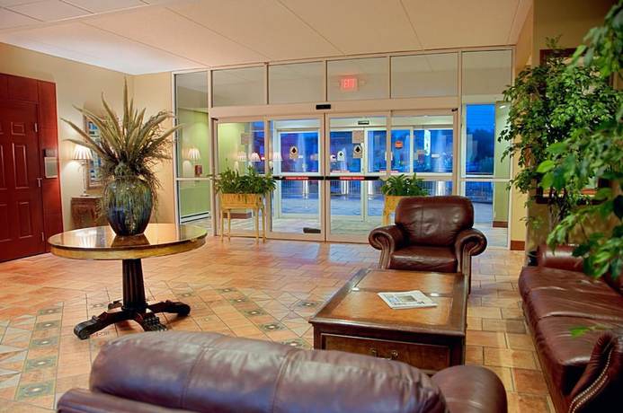 Imagen de los interiores del Hotel Best Western Plus Sandusky And Suites. Foto 19