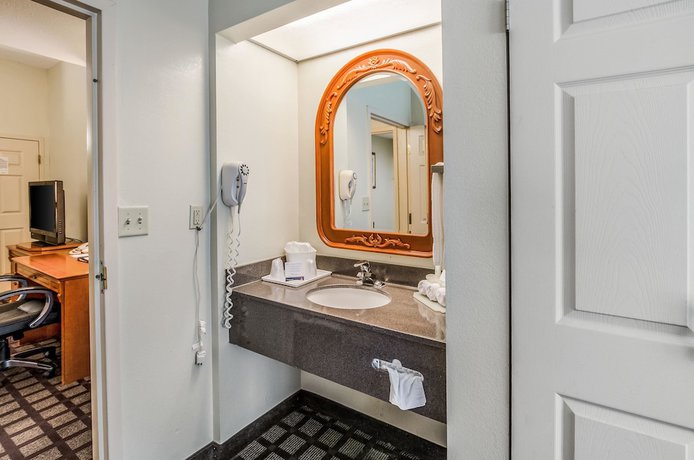 Imagen de la habitación del Hotel Best Western Plus Savannah Gateway. Foto 9
