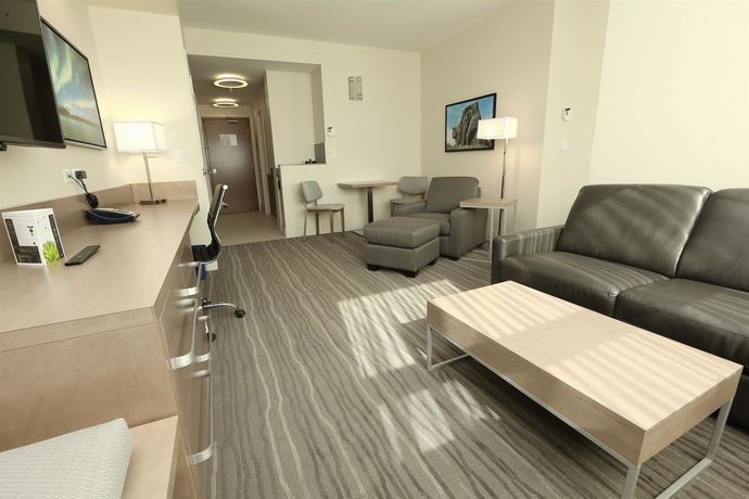 Imagen de los interiores del Hotel Best Western Plus Sawridge Suites. Foto 13