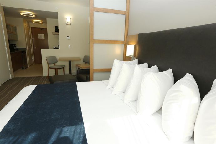 Imagen del bar/restaurante del Hotel Best Western Plus Sawridge Suites. Foto 4