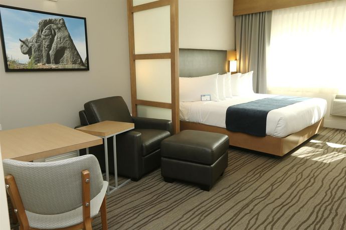 Imagen de la habitación del Hotel Best Western Plus Sawridge Suites. Foto 9