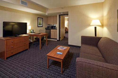 Imagen de la habitación del Hotel Best Western Plus Scottsdale Thunderbird Suites. Foto 8