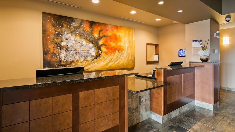 Imagen de los interiores del Hotel Best Western Plus Service Inn and Suites. Foto 20