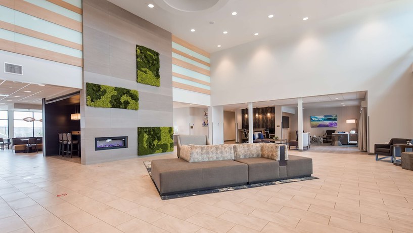 Imagen de los interiores del Hotel Best Western Plus Settlers Point. Foto 18