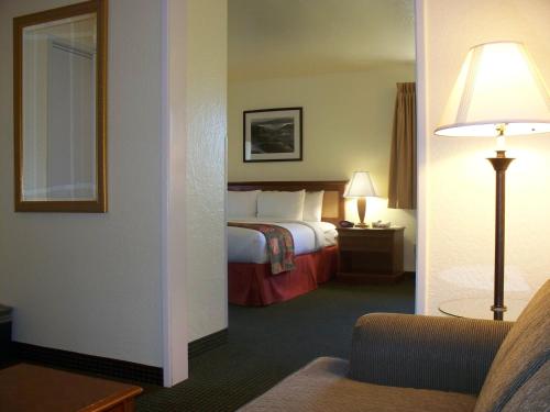 Imagen de la habitación del Hotel Best Western Plus Sonora Oaks and Conference Center. Foto 9