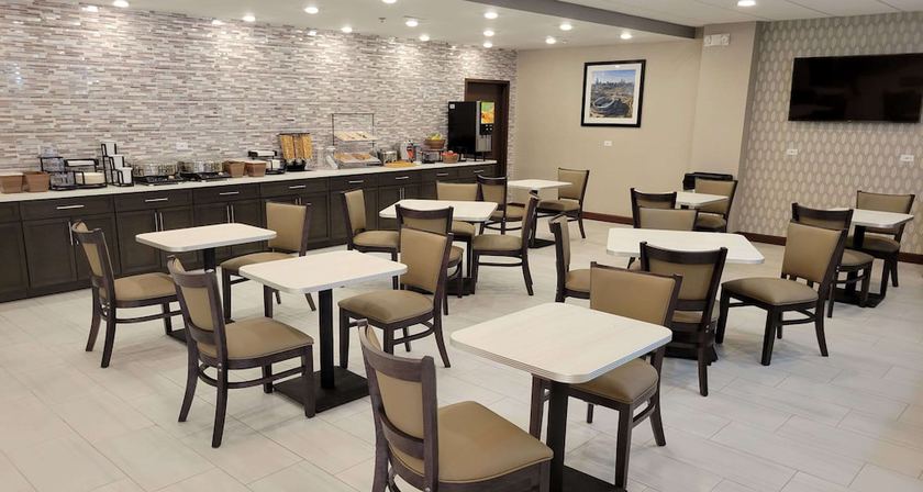 Imagen del bar/restaurante del Hotel Best Western Plus South Holland/Chicago Southland. Foto 2