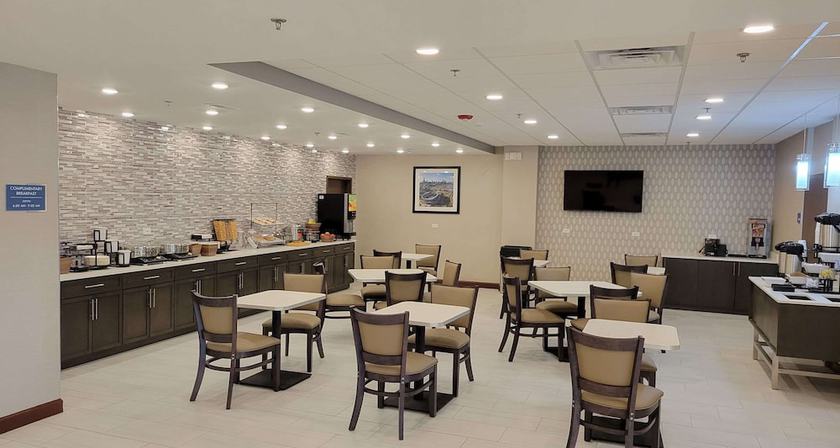 Imagen del bar/restaurante del Hotel Best Western Plus South Holland/Chicago Southland. Foto 3