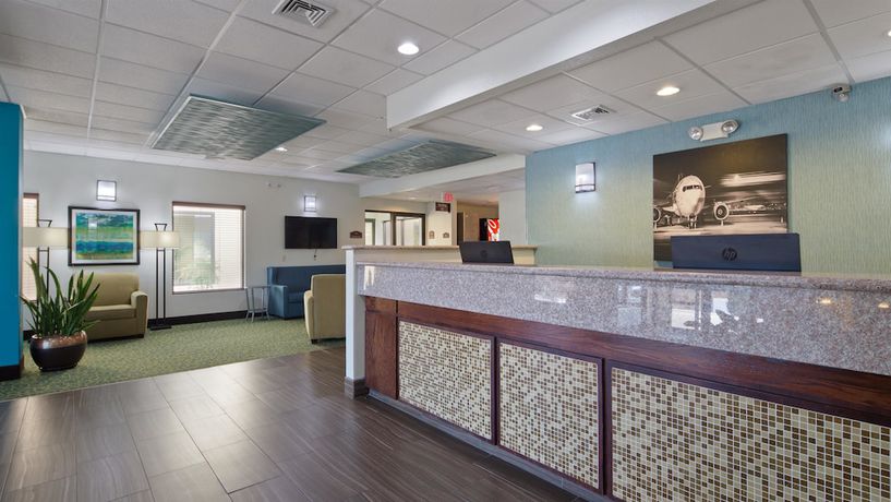 Imagen de los interiores del Hotel Best Western Plus Springfield Airport Inn. Foto 12