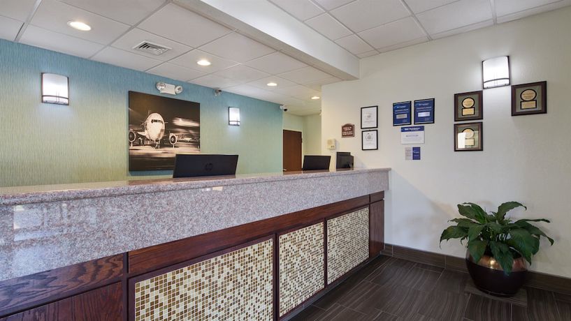 Imagen de los interiores del Hotel Best Western Plus Springfield Airport Inn. Foto 15