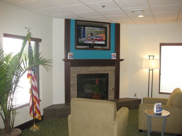 Imagen de los interiores del Hotel Best Western Plus Springfield Airport Inn. Foto 17