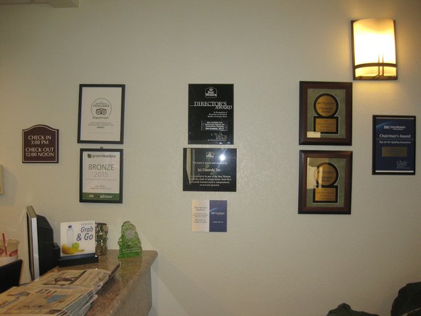Imagen de los interiores del Hotel Best Western Plus Springfield Airport Inn. Foto 18