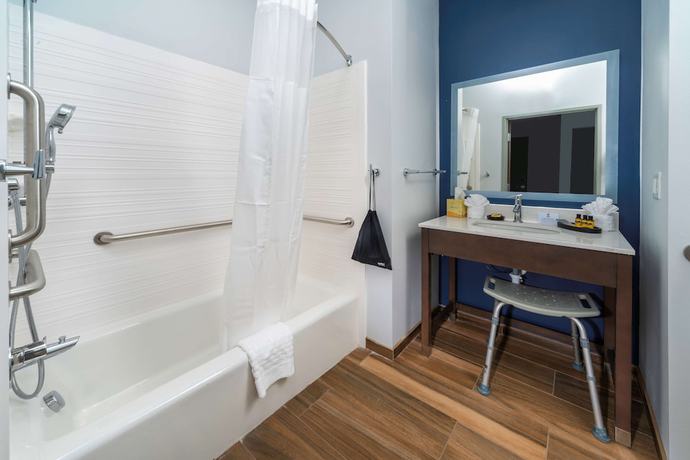 Imagen de la habitación del Hotel Best Western Plus St. Louis Airport. Foto 4