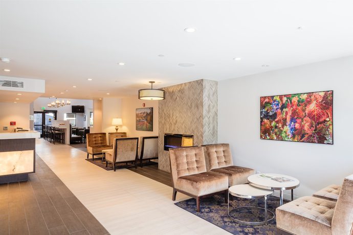 Imagen de los interiores del Hotel Best Western Plus Stevenson Manor. Foto 19