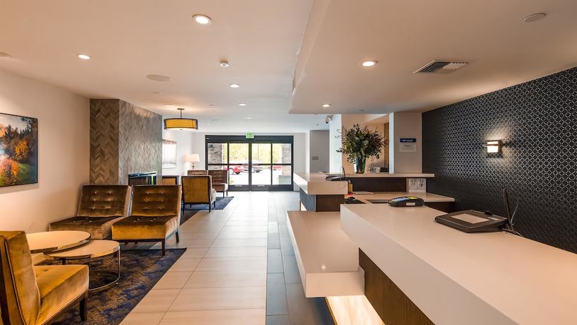Imagen de los interiores del Hotel Best Western Plus Stevenson Manor. Foto 20