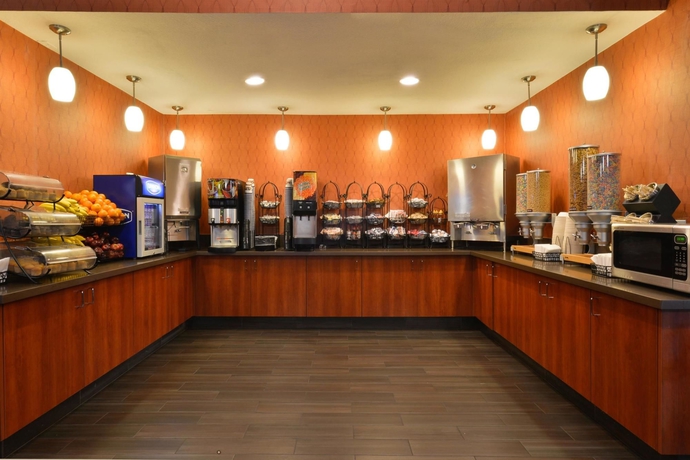 Imagen del bar/restaurante del Hotel Best Western Plus Stovall's Inn. Foto 4