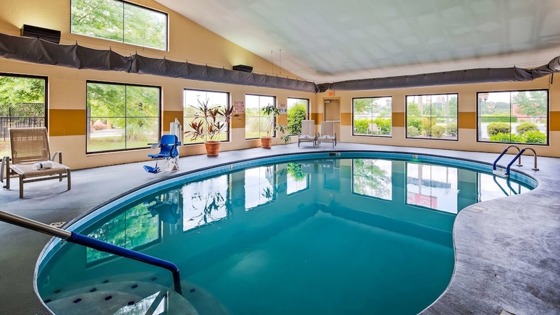 Imagen de la piscina del Hotel Best Western Plus Strawberry Inn and Suites. Foto 19