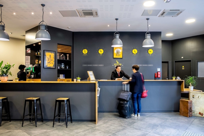 Imagen de los interiores del Hotel Best Western Plus Suitcase Paris La Defense. Foto 19