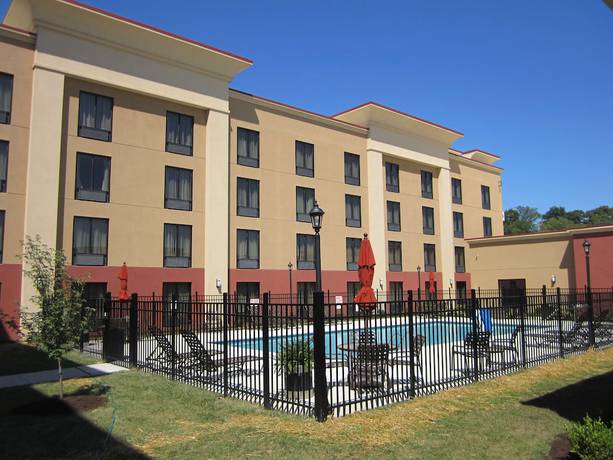 Imagen de la piscina del Hotel Best Western Plus Sunrise Inn. Foto 20