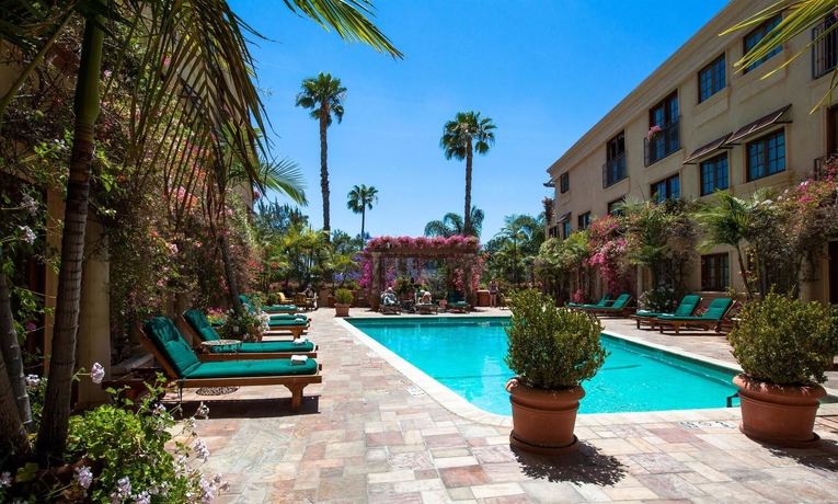 Imagen de la piscina del Hotel Best Western Plus Sunset Plaza. Foto 14