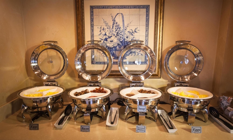 Imagen del bar/restaurante del Hotel Best Western Plus Sunset Plaza. Foto 4