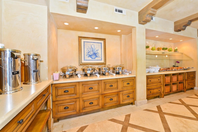 Imagen del bar/restaurante del Hotel Best Western Plus Sunset Plaza. Foto 5