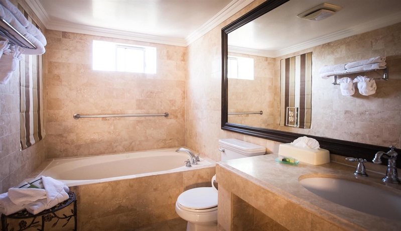 Imagen de la habitación del Hotel Best Western Plus Sunset Plaza. Foto 12