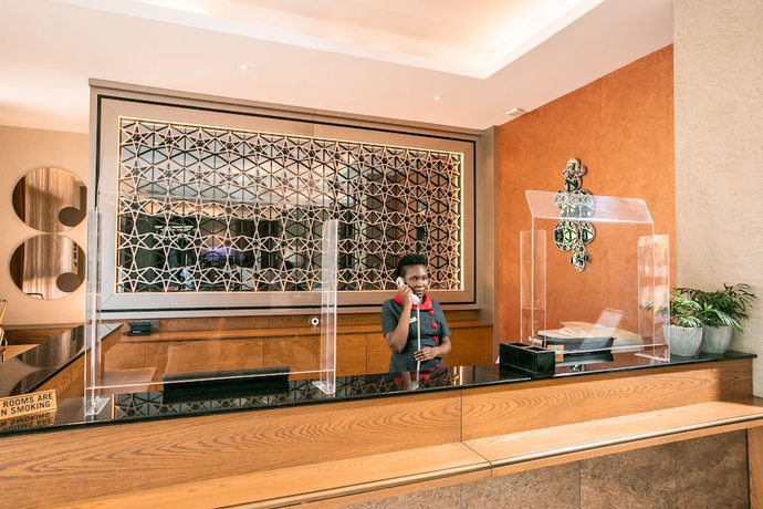 Imagen de los interiores del Hotel Best Western Plus The Athena Hotel. Foto 17
