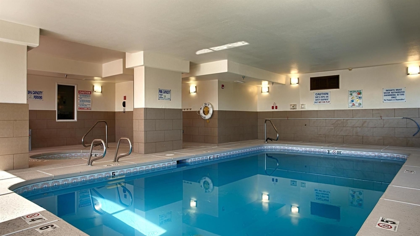 Imagen de la piscina del Hotel Best Western Plus The Four Corners Inn. Foto 15
