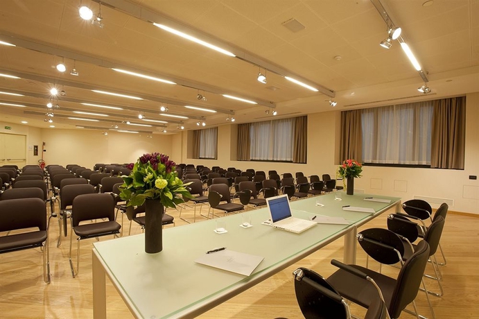 Imagen de los interiores del Hotel Best Western Plus The Hub. Foto 10