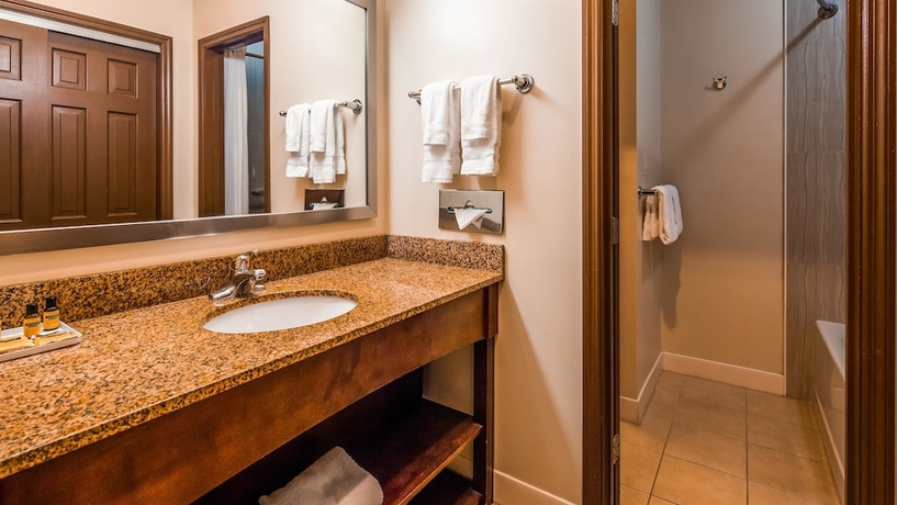 Imagen de la habitación del Hotel Best Western Plus The Inn and Suites at the Falls. Foto 8