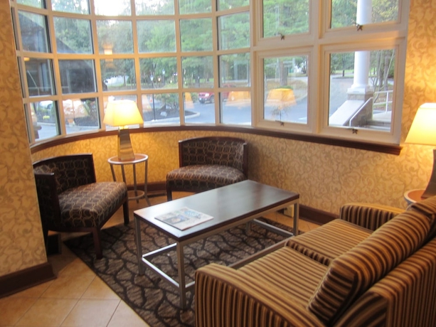 Imagen de los interiores del Hotel Best Western Plus The Inn and Suites at the Falls. Foto 18