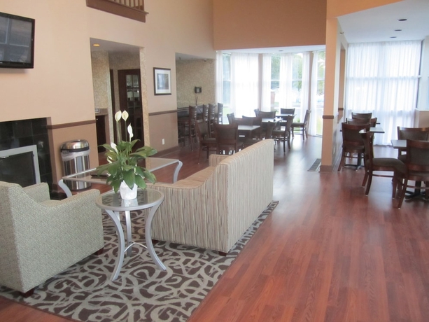 Imagen de los interiores del Hotel Best Western Plus The Inn and Suites at the Falls. Foto 19
