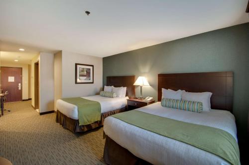 Imagen de la habitación del Hotel Best Western Plus, The Inn at Hampton. Foto 4