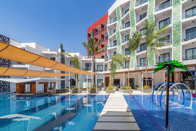 Imagen de la piscina del Hotel Best Western Plus The Ivywall Resort-Panglao. Foto 20