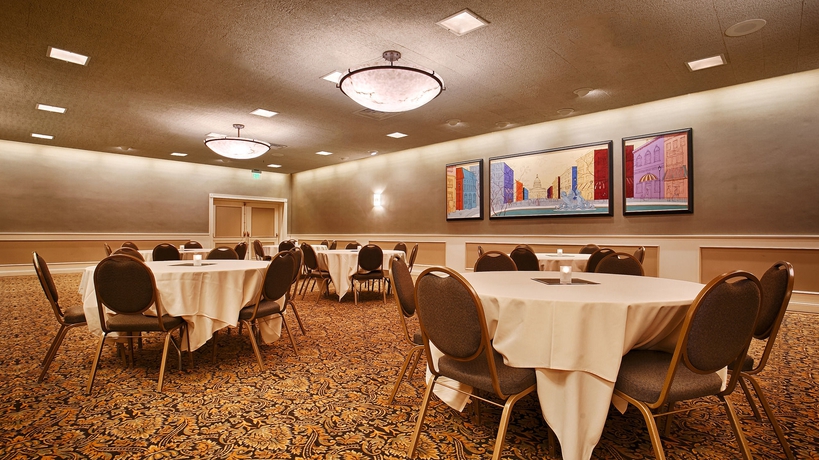 Imagen de los interiores del Hotel Best Western Plus The Normandy Inn and Suites. Foto 10