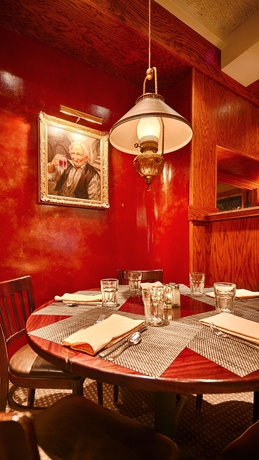 Imagen del bar/restaurante del Hotel Best Western Plus The Normandy Inn and Suites. Foto 6