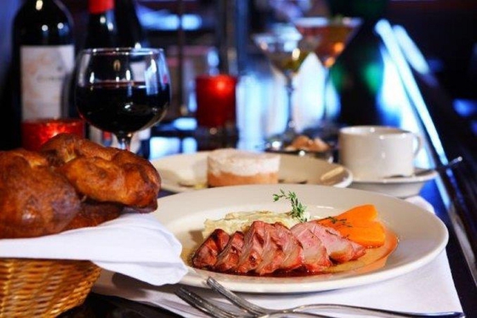 Imagen del bar/restaurante del Hotel Best Western Plus The Normandy Inn and Suites. Foto 7