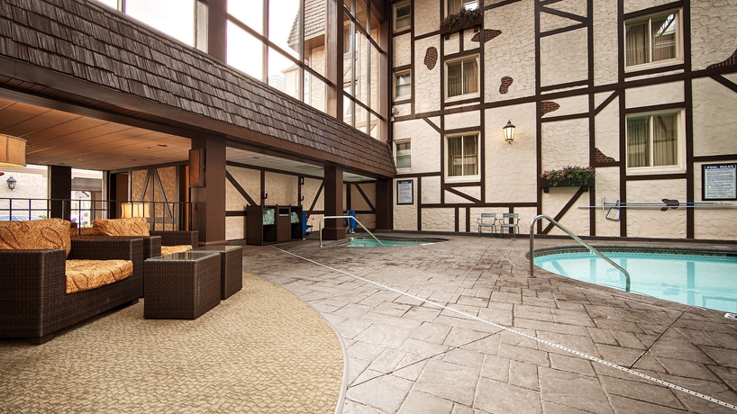 Imagen de la piscina del Hotel Best Western Plus The Normandy Inn and Suites. Foto 14