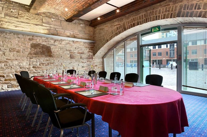 Imagen de los interiores del Hotel Best Western Plus The Quays Sheffield. Foto 10