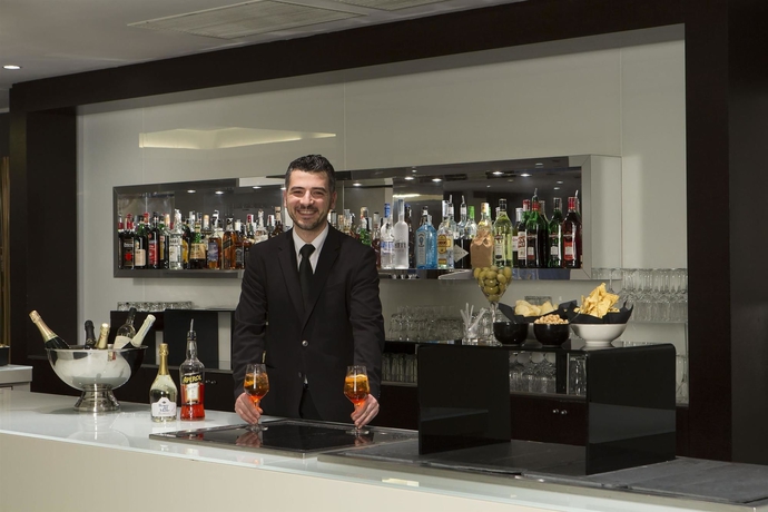 Imagen del bar/restaurante del Hotel Best Western Plus Tower Bologna. Foto 4