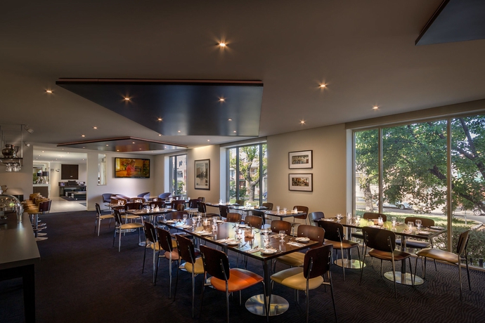 Imagen del bar/restaurante del Hotel Best Western Plus Travel Inn. Foto 3