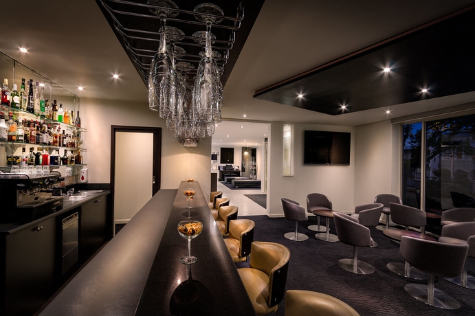 Imagen del bar/restaurante del Hotel Best Western Plus Travel Inn. Foto 4