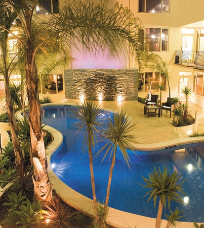 Imagen de la piscina del Hotel Best Western Plus Travel Inn. Foto 16