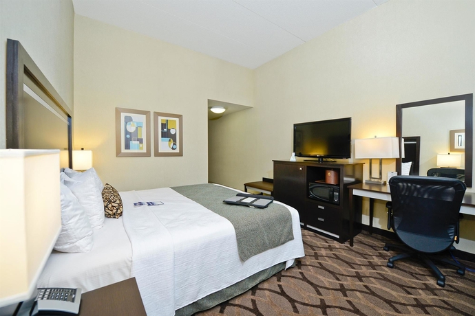 Imagen de la habitación del Hotel Best Western Plus Travel Toronto Airport. Foto 12