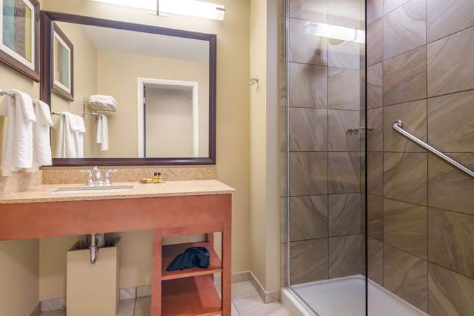 Imagen de la habitación del Hotel Best Western Plus Traverse City. Foto 7