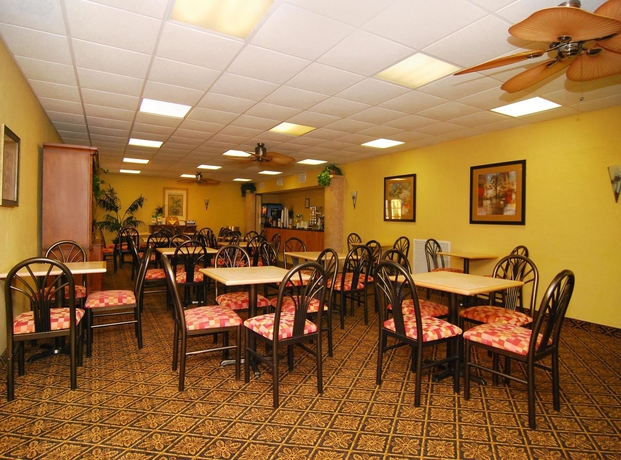 Imagen del bar/restaurante del Hotel Best Western Plus University Inn, Boca Raton. Foto 2