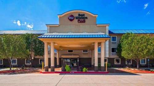 Imagen general del Hotel Best Western Plus University Inn and Suites. Foto 1