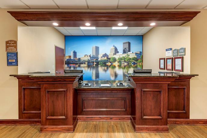 Imagen de los interiores del Hotel Best Western Plus Victor Inn and Suites. Foto 18