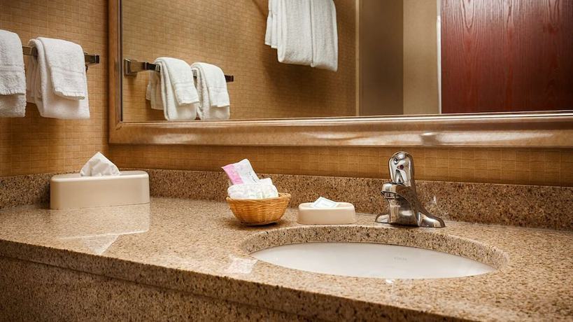 Imagen de la habitación del Hotel Best Western Plus Victor Inn and Suites. Foto 8