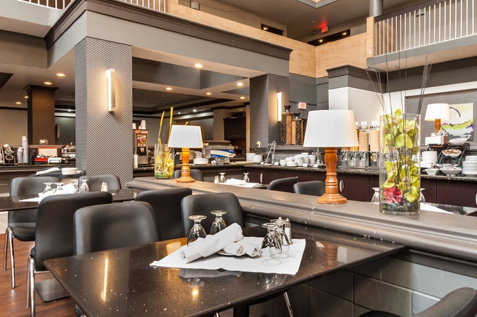 Imagen del bar/restaurante del Hotel Best Western Plus Village Park Inn. Foto 3